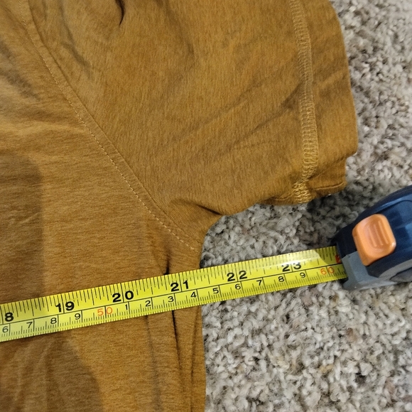 Vuori Mens Strato Tech Shirt in Mustard Yellow Performance Tee Activewear Top - Picture 5 of 6